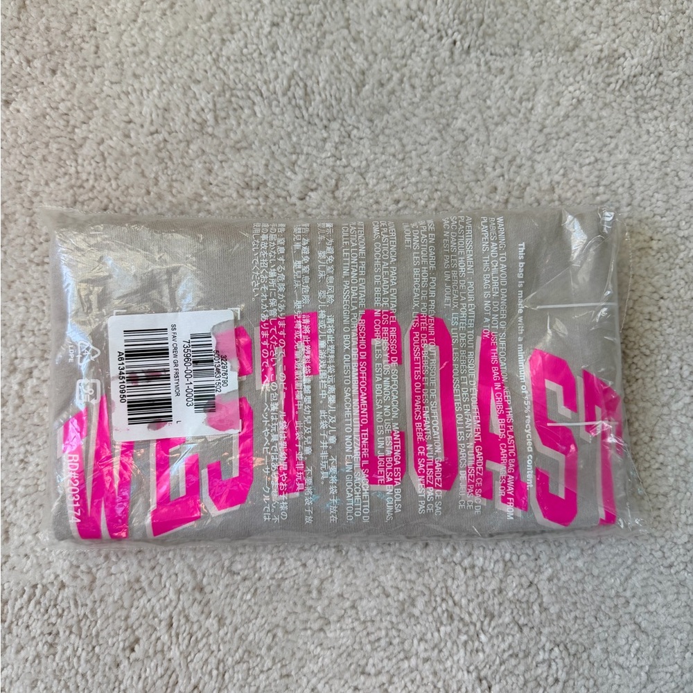 GAP Women's West Coast Short Sleeve t-shirt - Picture 3 of 6